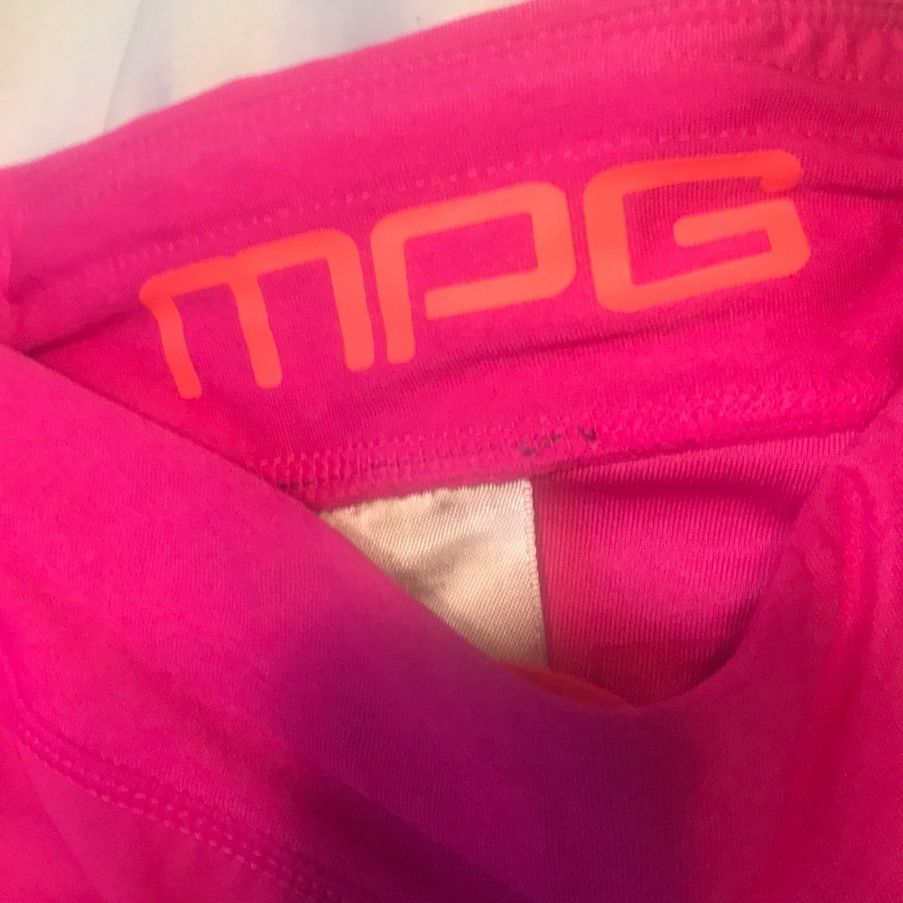 Shorts - Picture 2 of 3